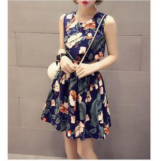 Set: Sleeveless Floral Top + Pleated Skirt