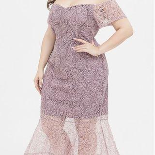 Plus Size Short-sleeve Lace Midi Sheath Dress