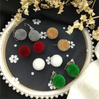 Pom Pom Ear Stud / Clip-on Earring