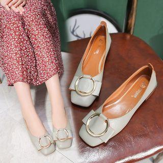 Hoop Detail Low Heel Pumps