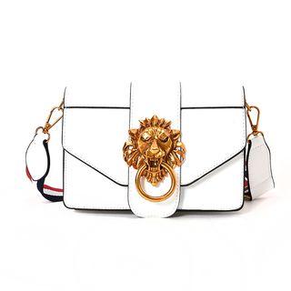 Lion Shaped Buckled Shoulder Bag