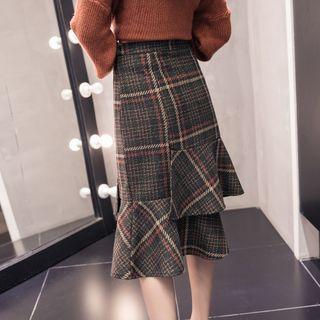 Pattern Asymmetric Fitted Skirt