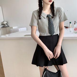 Collared Short-sleeve T-shirt / Plaid Tie / Mini Pleated Skirt / Set