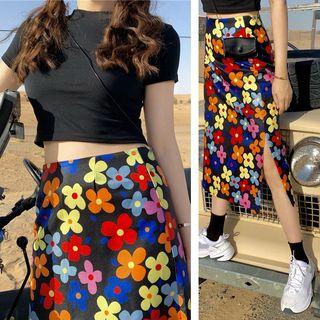 Plain Short-sleeve Slim-fit Cropped T-shirt / Floral Skirt