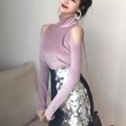 Long-sleeve Cold-shoulder Turtleneck Velvet T-shirt