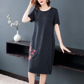 Short-sleeve Flower Embroidered Midi Shift Dress