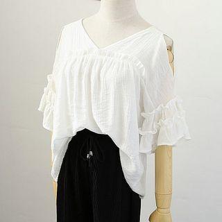 Ruffled V-neck Elbow-sleeve Top
