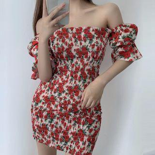 Short-sleeve Floral Print Shirred Top Red - One Size