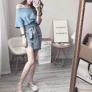 Set: Short-sleeve T-shirt + Mini Plaid Sheath Skirt