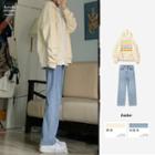 Lettering Zipped Hoodie / Straight Leg Jeans / T-shirt