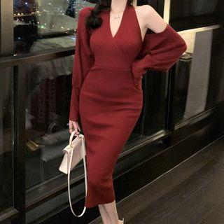 Plain Cape / V-neck Midi Dress