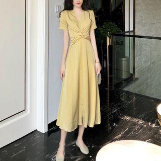 Short-sleeve Twisted A-line Midi Dress
