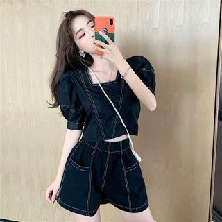 Square-neck Puff-sleeve Top / Shorts