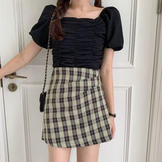 Puff-sleeve Plain T-shirt / Plaid Mini Skirt