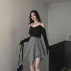 Off Shoulder Long-sleeve T-shirt / Plaid A-line Skirt / Set