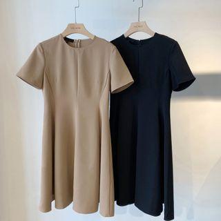 Short Sleeve Round Neck Plain A-line Dress
