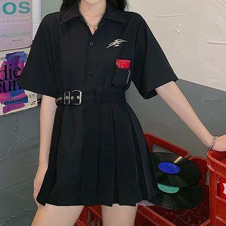 Short-sleeve Blouse / High-waist Pleated Skirt