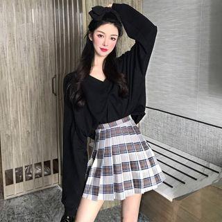 Crinkled Sweatshirt / Plaid Mini A-line Pleated Skirt