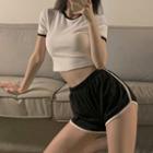 Short-sleeve Contrast Trim Cropped T-shirt / Sweatshorts