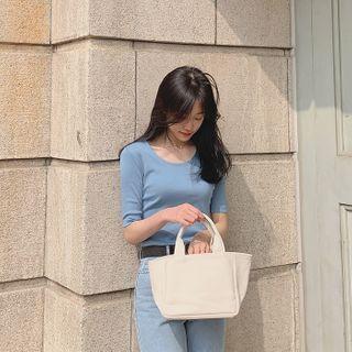 [cle.] Scoop-neck Cotton T-shirt