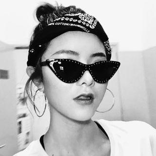 Retro Studded Cat Eye Sunglasses
