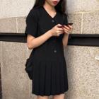 Short-sleeve Buttoned Pleated Shift Dress Black - One Size