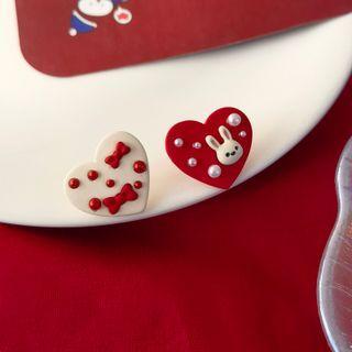 Asymmetrical Cartoon Heart Ear Stud 1 Pair - Red & White - One Size