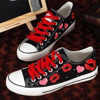 Painted-lip Lace-up Sneakers