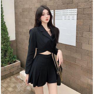 Cropped Plain Blazer / Pleated Skirt