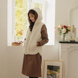 Sleeveless Lined Sherpa-fleece Hoodie