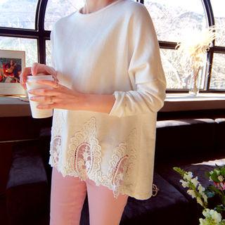 Laced-hem Dip-back Top