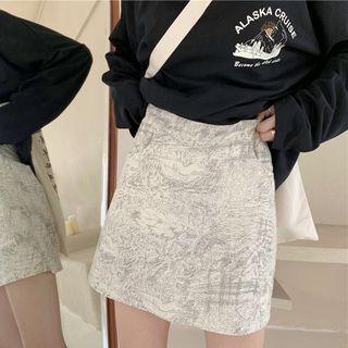 Mini A-line Printed Skirt / Long-sleeve T-shirt