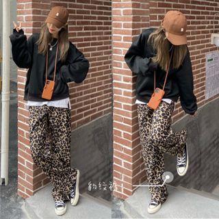 Leopard Print Wide-leg Pants / Plain Sweatshirt