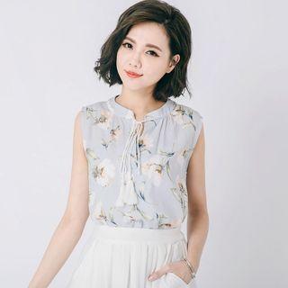 Sleeveless Tie-neck Printed Top