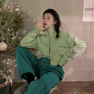 Turtleneck Cropped Button-up Sweater / Drawstring-cuff Pants