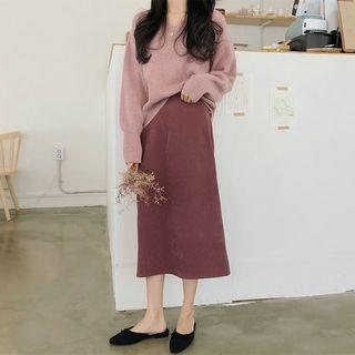 V-neck Sweater / Plaid Midi Skirt