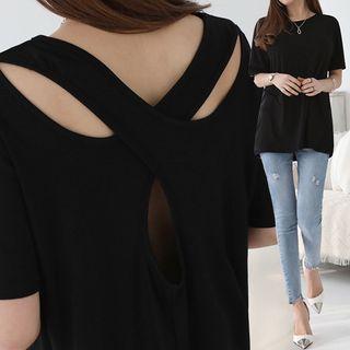 Cross-back Boxy-fit T-shirt