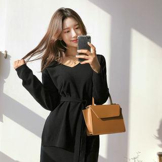 V-neck Tie-waist Wool Blend Knit Top