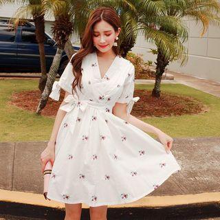 Short-sleeve V-neck Embroidery A-line Dress