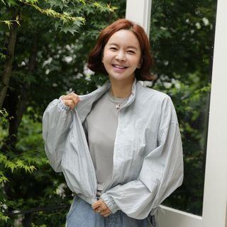 Tie-side Windbreaker