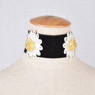 Flower-accent Choker