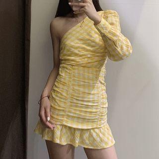 Plaid One-shoulder Blouse / Ruffle Hem Mini Skirt