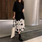 Elbow-sleeve Plain Slit T-shirt / Dotted Midi A-line Skirt