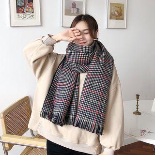 Reversible Houndstooth Fringed Scarf