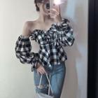 Bell-sleeve Off-shoulder Gingham Blouse / Distressed Skinny Jeans