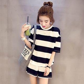 Set: Short-sleeve Striped T-shirt + Shorts