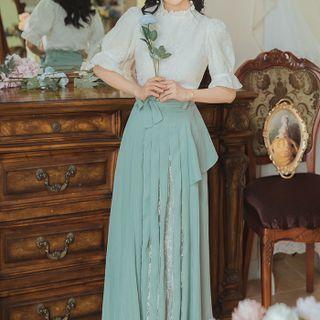Short-sleeve Lace Top / Pleated Midi A-line Skirt / Set