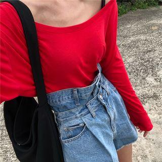 Long-sleeve Plain T-shirt / Wide-leg Denim Shorts