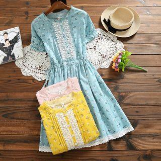 Short-sleeve Lace Trim Floral A-line Dress