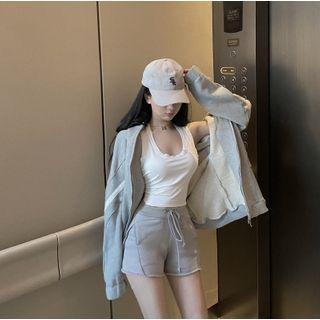 Tank Top / Sweat Shorts / Zip Jacket
